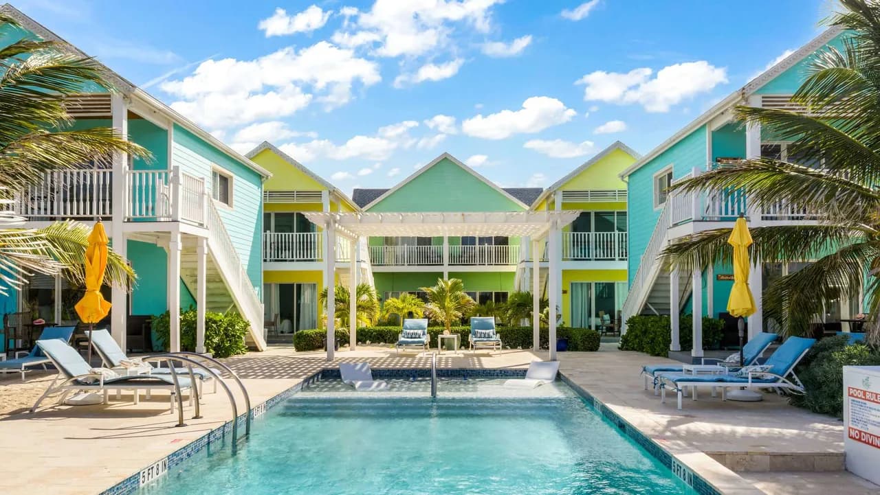 Beachfront Twelve Bedroom Villa in Gun Bay photo 5