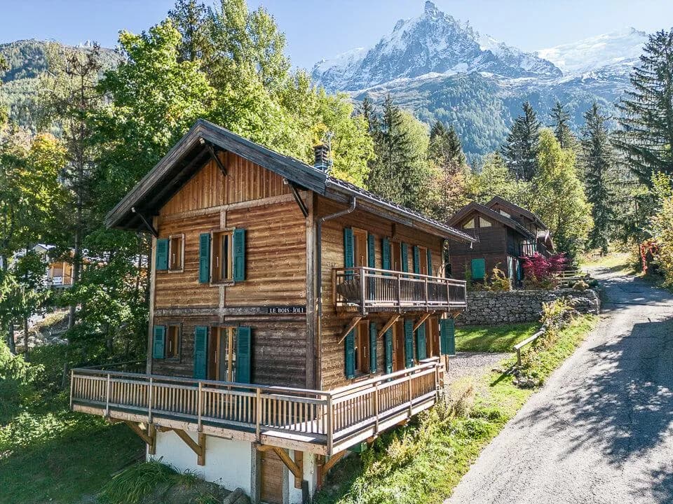 Warm Mountain Chalet Near Ski Lifts