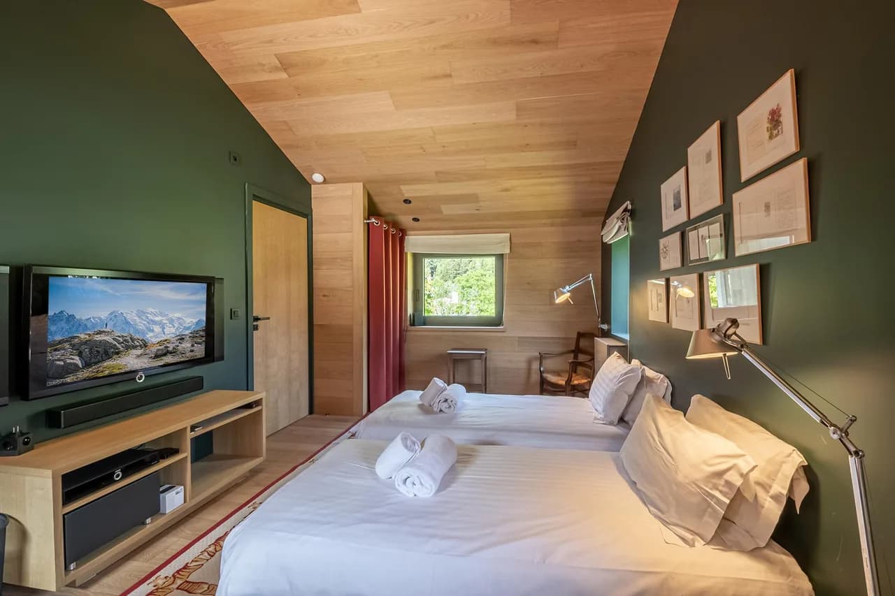Contemporary Chalet With Stunning Mont Blanc Views photo 3