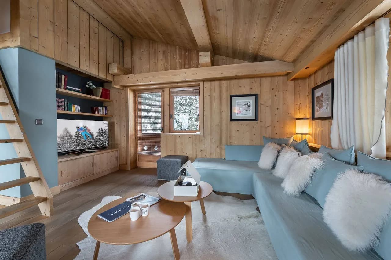 Stylish Chalet Featuring Sauna and Jacuzzi photo 2