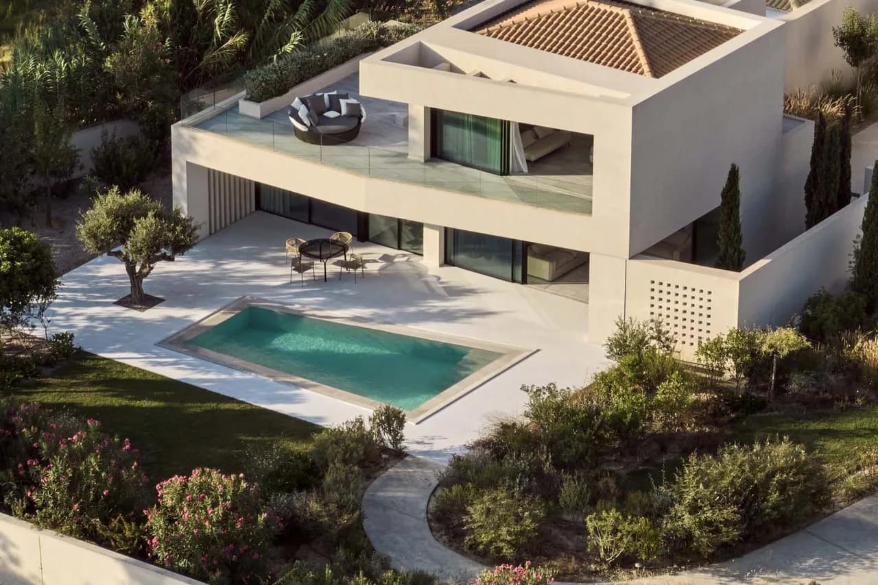 Sea View Luxury Villa with Heated Infinity Pool