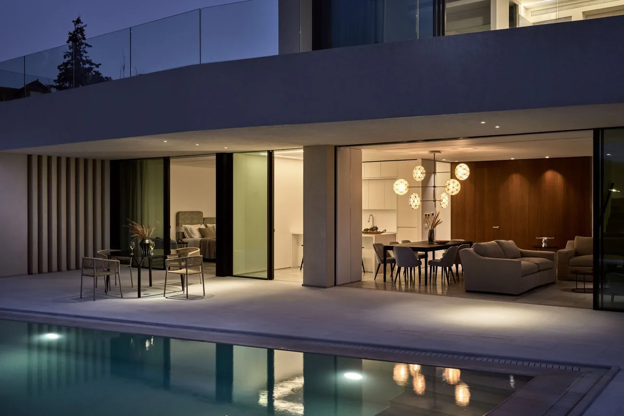 Sea View Luxury Villa with Heated Infinity Pool photo 2