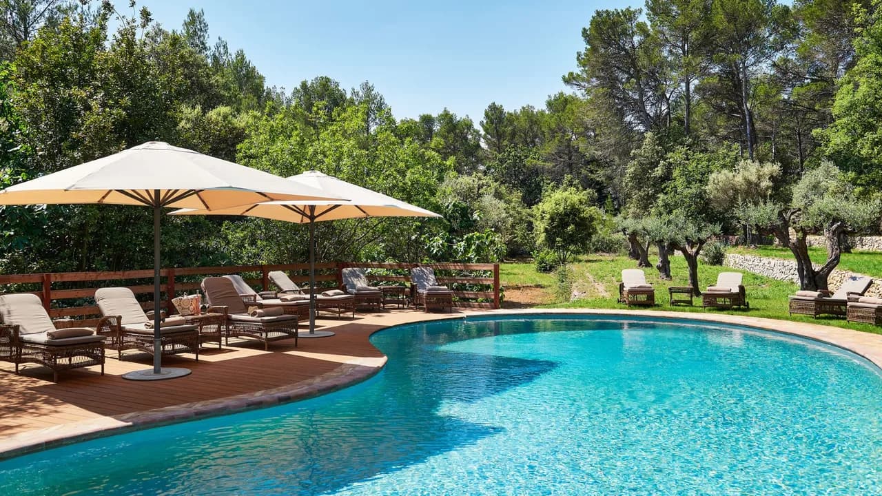 Serene Retreat Surrounded by Lavender Fields photo 4