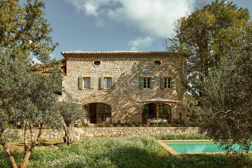 Spacious Luxury Retreat in Rural Provence