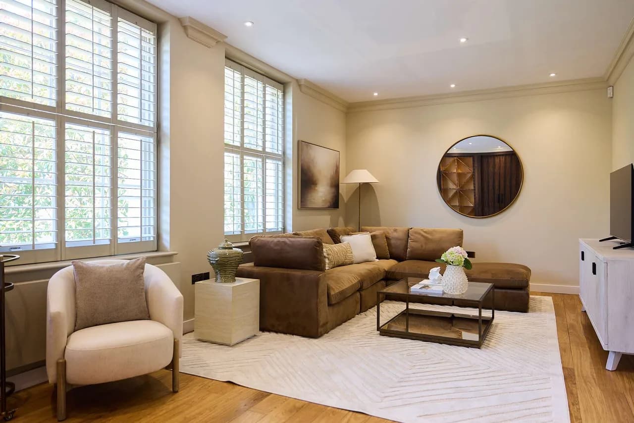 Elegant Wood-Panelled Townhouse in Hampstead photo 2