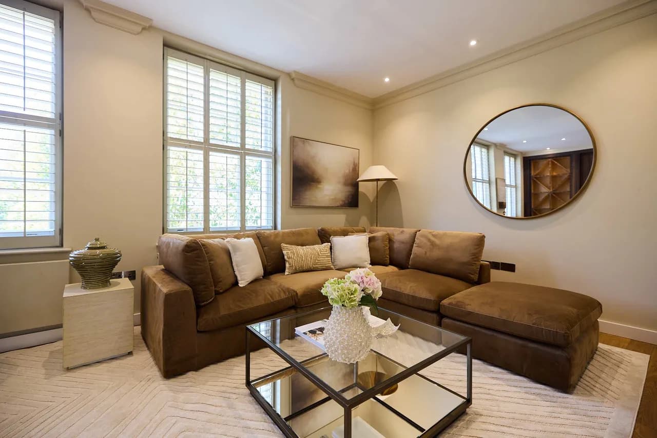 Elegant Wood-Panelled Townhouse in Hampstead photo 3