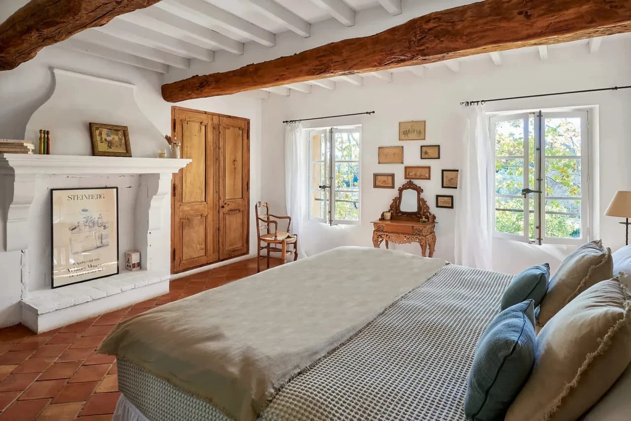 Serene Estate Escape Near Saint Tropez photo 2