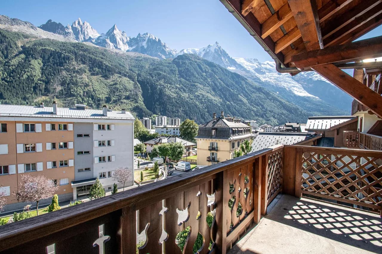 Bright Duplex in Heart of Chamonix photo 4