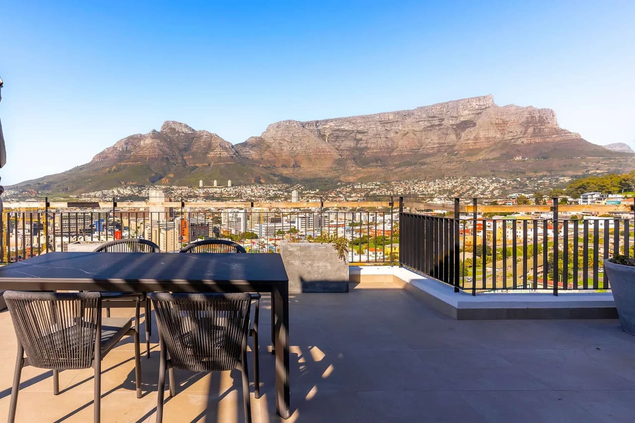 Penthouse with City View in Cape Town photo 3