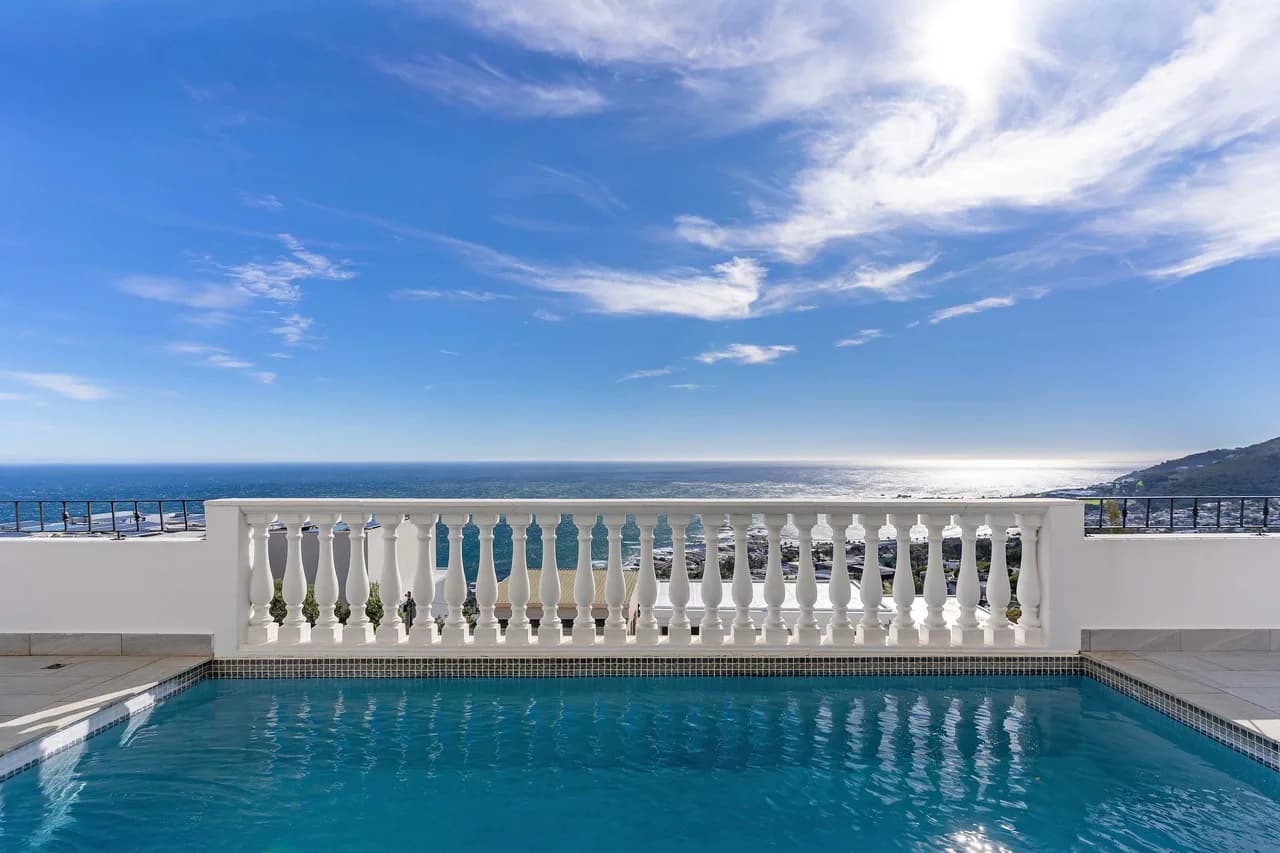 Scenic Overlook Villa with Pool in Camps Bay photo 2