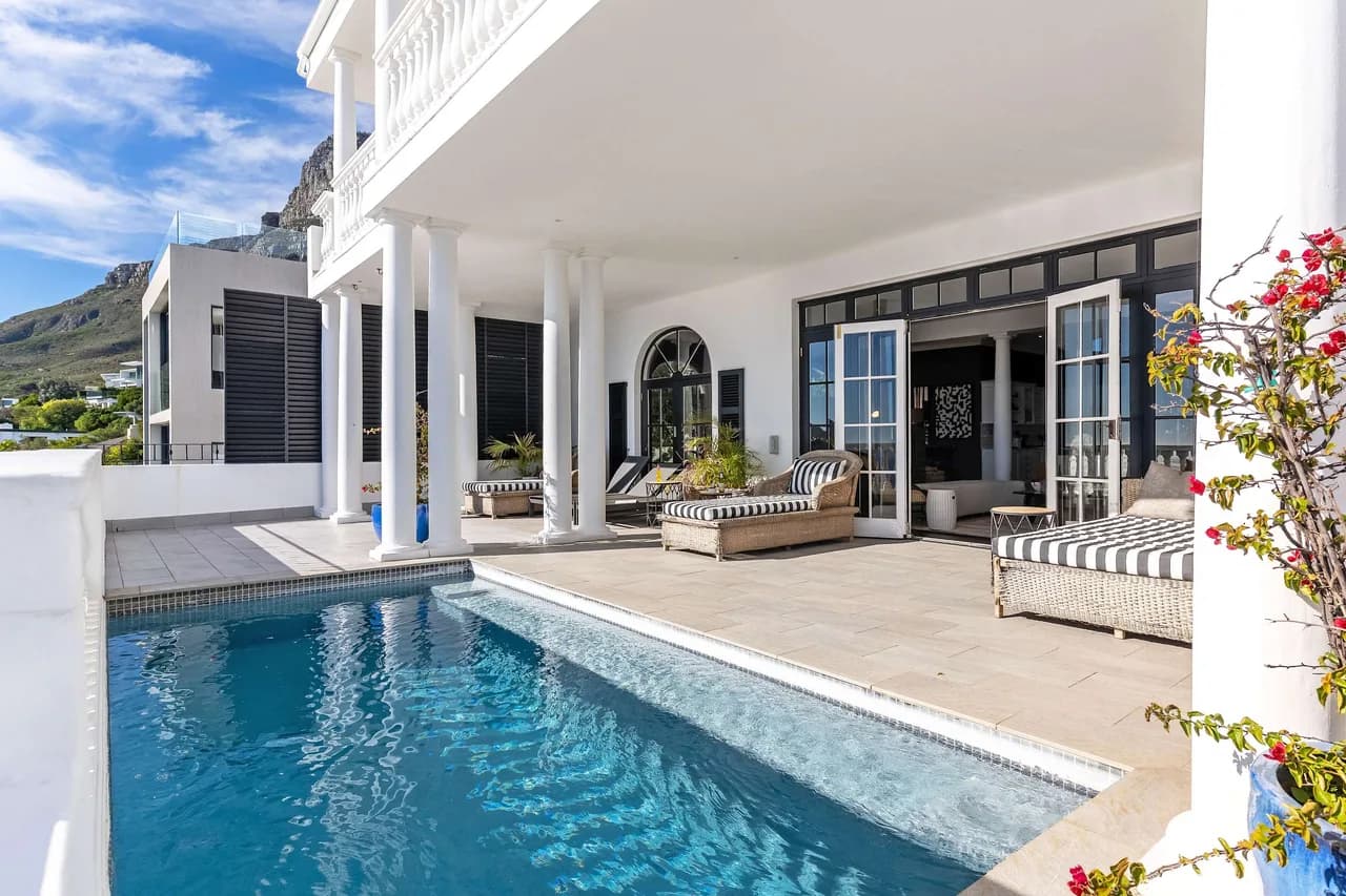 Scenic Overlook Villa with Pool in Camps Bay photo 3