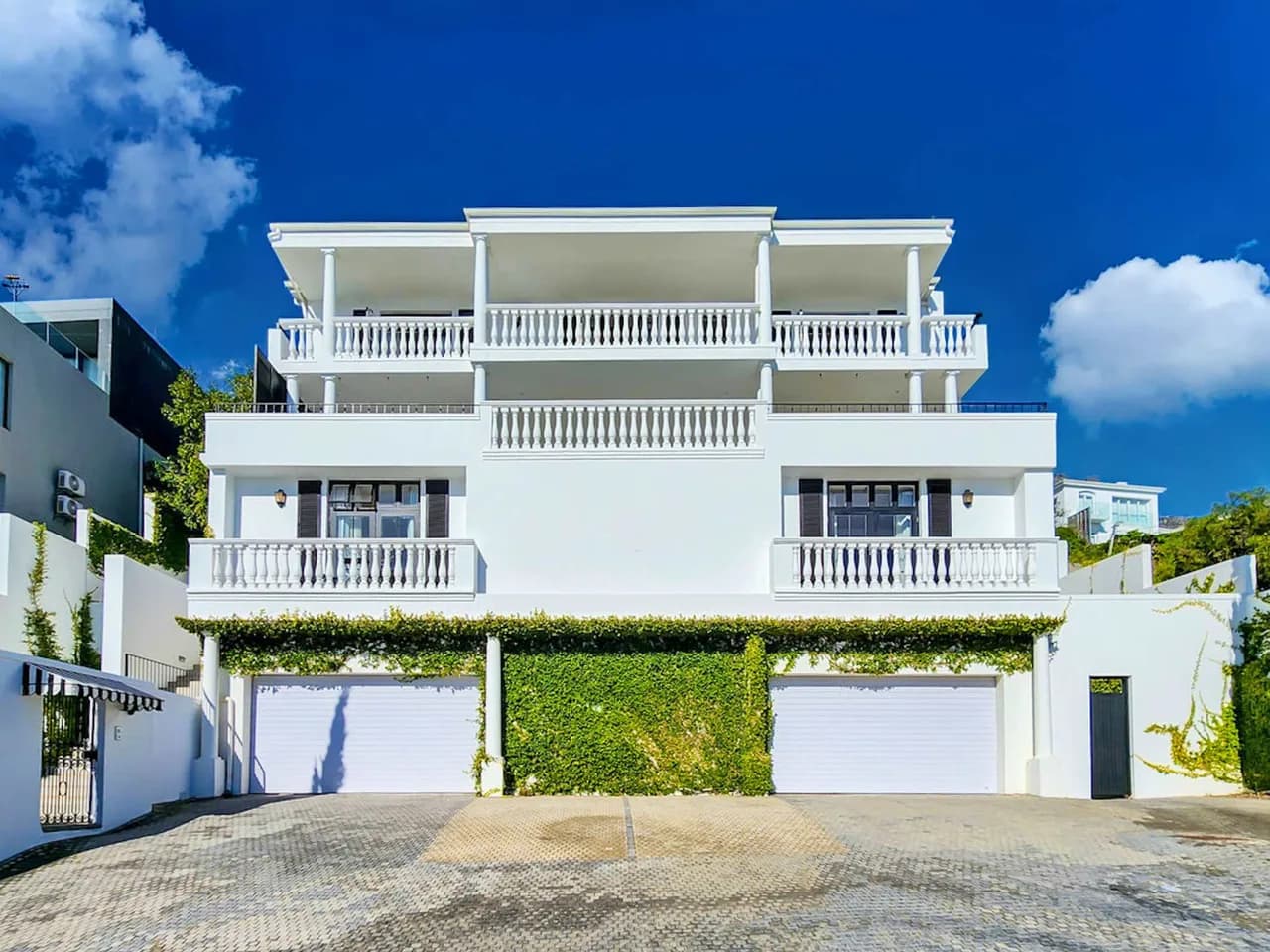 Scenic Overlook Villa with Pool in Camps Bay photo 4