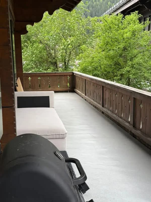 Saanen Alpine Heritage Chalet photo 2