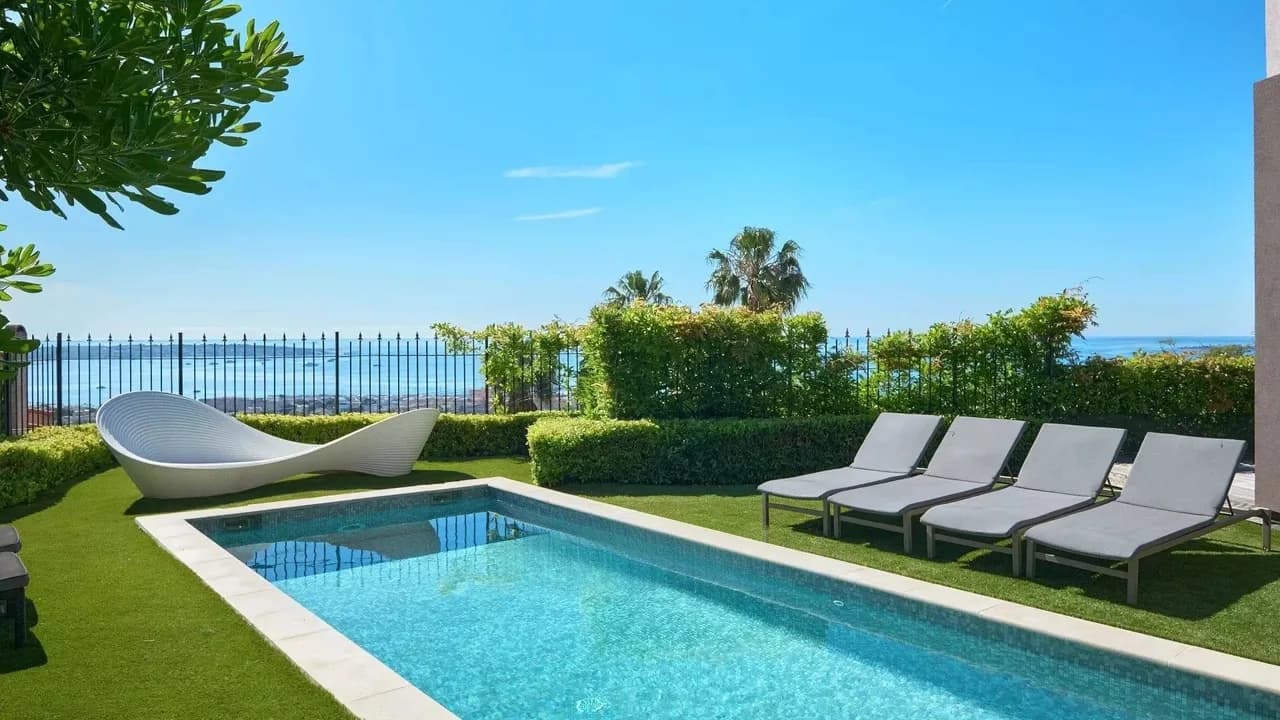 Modern Coastal Retreat With Private Pool photo 4