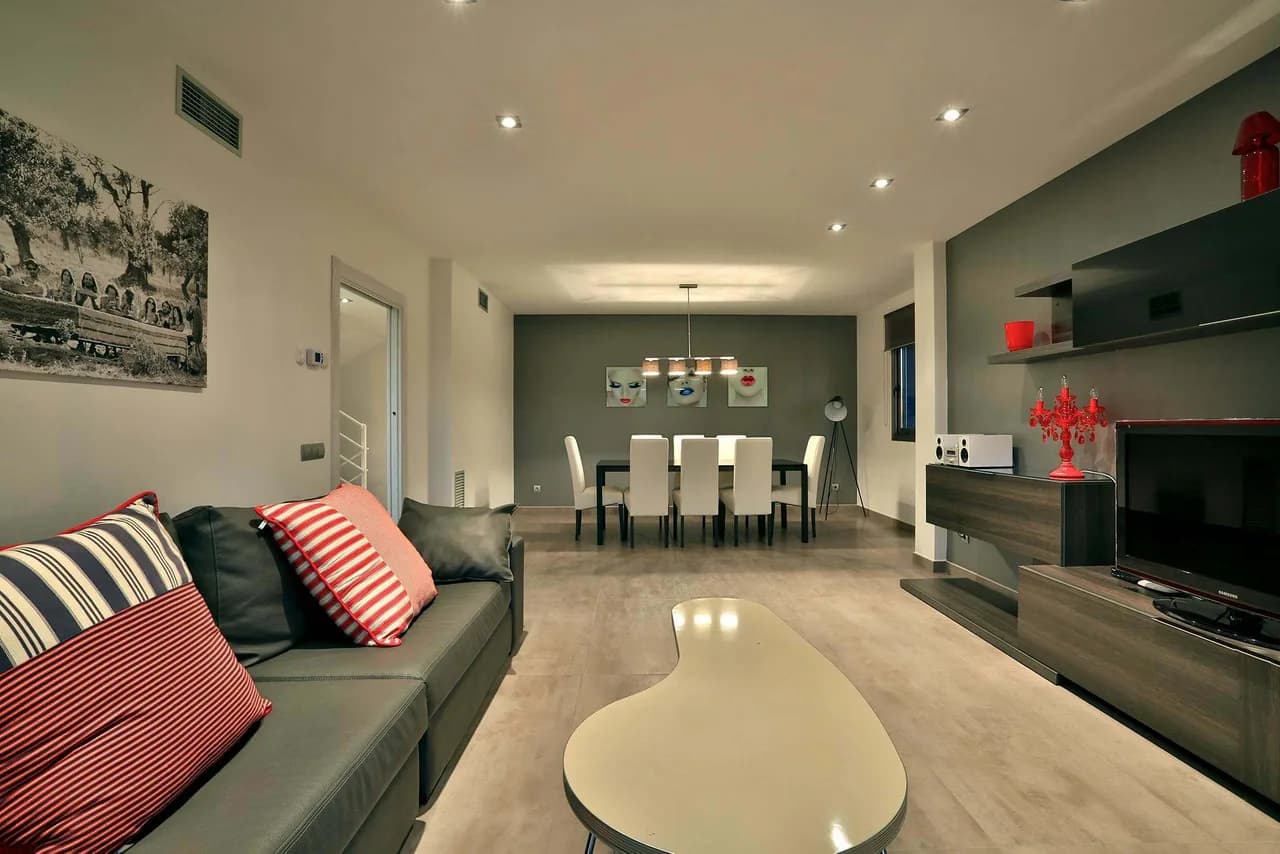 Contemporary Ibiza Home With Garden Views photo 2