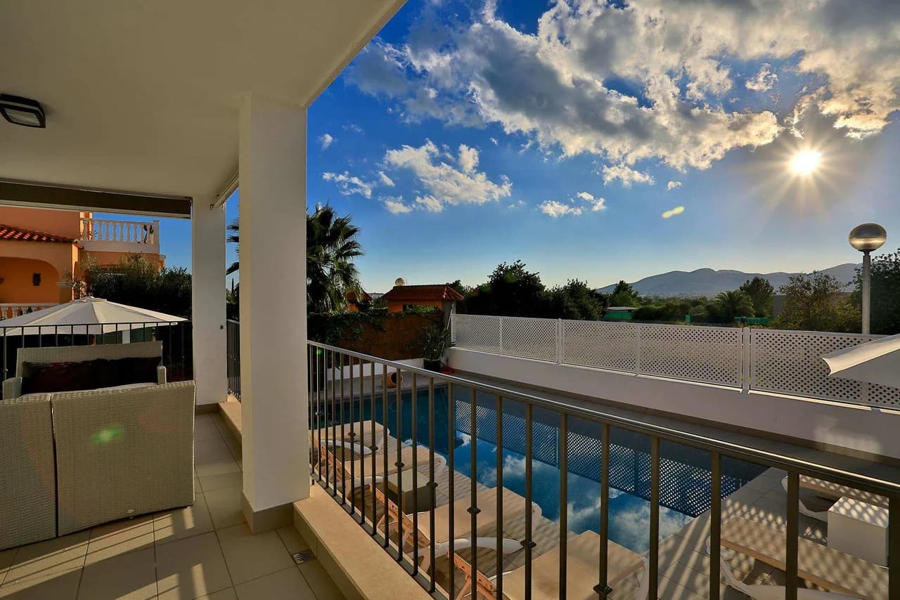 Contemporary Ibiza Home With Garden Views photo 4