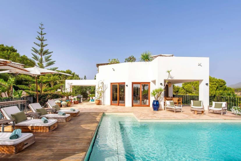 Luxury Sea View Villa with Rooftop Terrace
