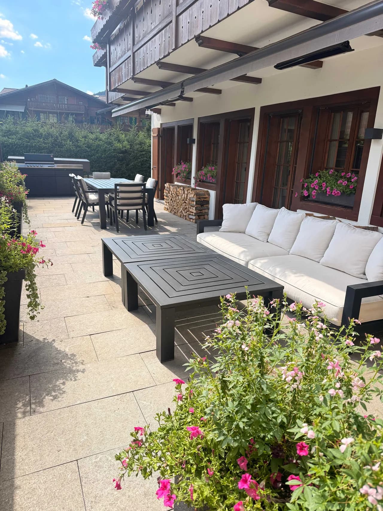 Spacious Garden Chalet With Modern Comforts photo 4