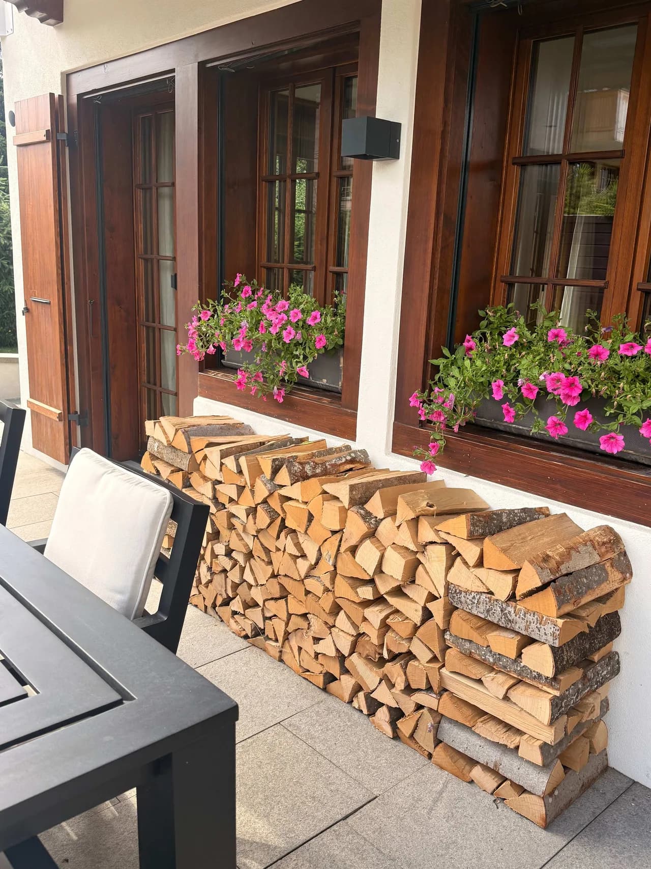 Spacious Garden Chalet With Modern Comforts photo 5