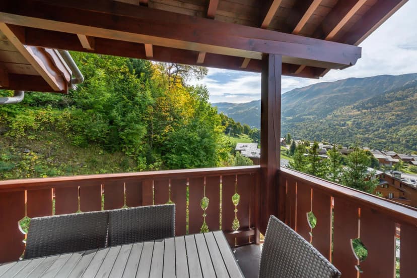 Traditional Mountain Apartment With Terrace