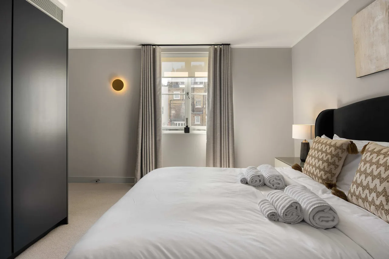 8 Mins Walk to Selfridges, Marble Arch Mews photo 4