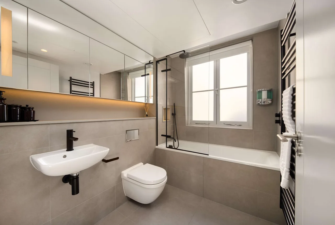 8 Mins Walk to Selfridges, Marble Arch Mews photo 5