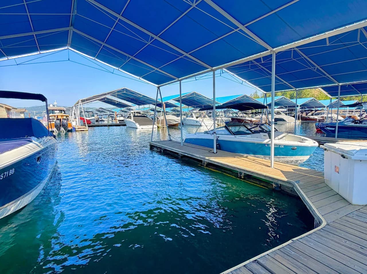 Lakefront Penthouse with Balcony & Panoramic Views photo 2