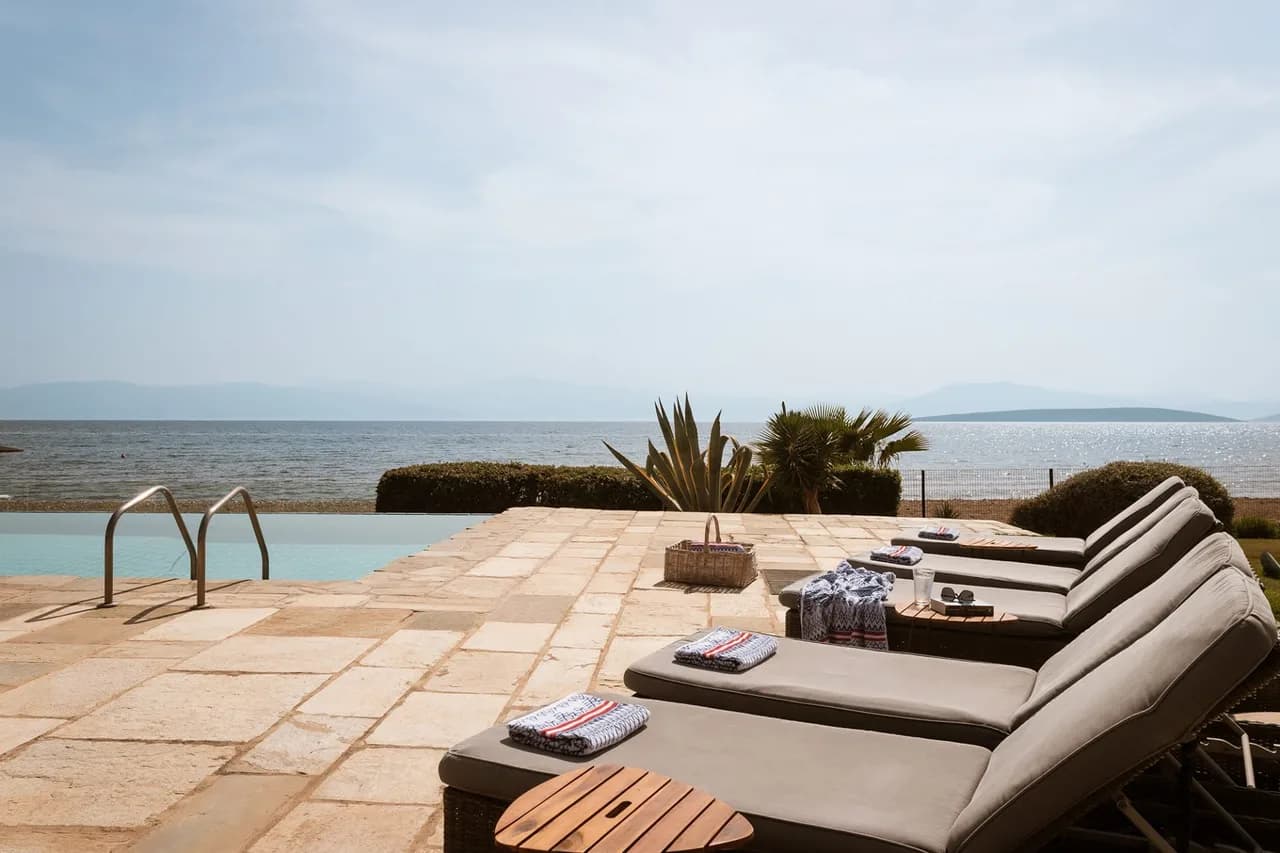 Beachfront Luxury Villa with Private Beach photo 2