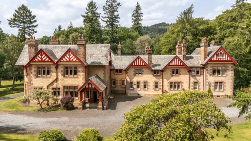 Exclusive Highland Retreat With Stunning Views