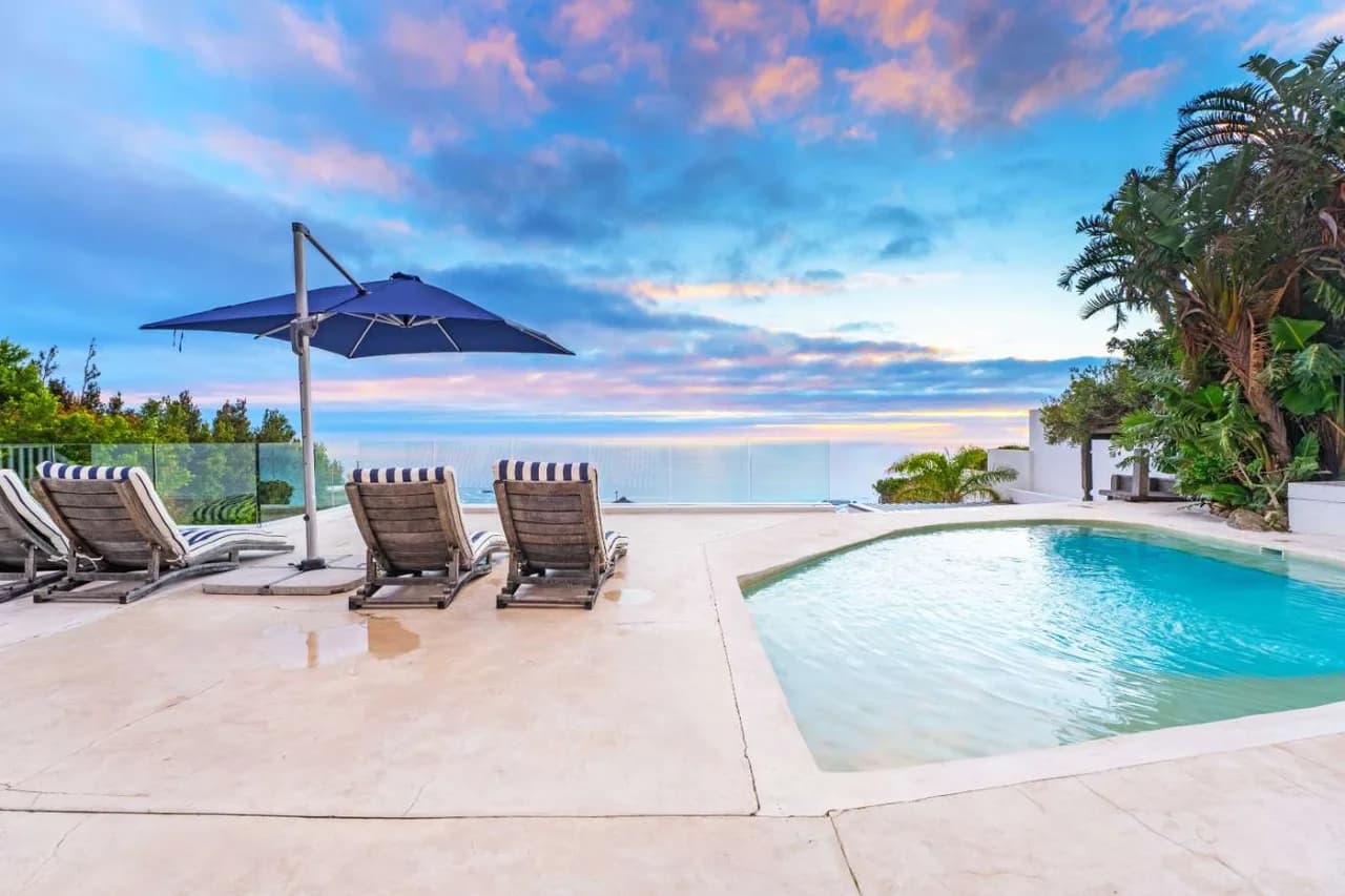 Jacuzzi, Large Villa, 2 Pools, Camps Bay -Two Views photo 2