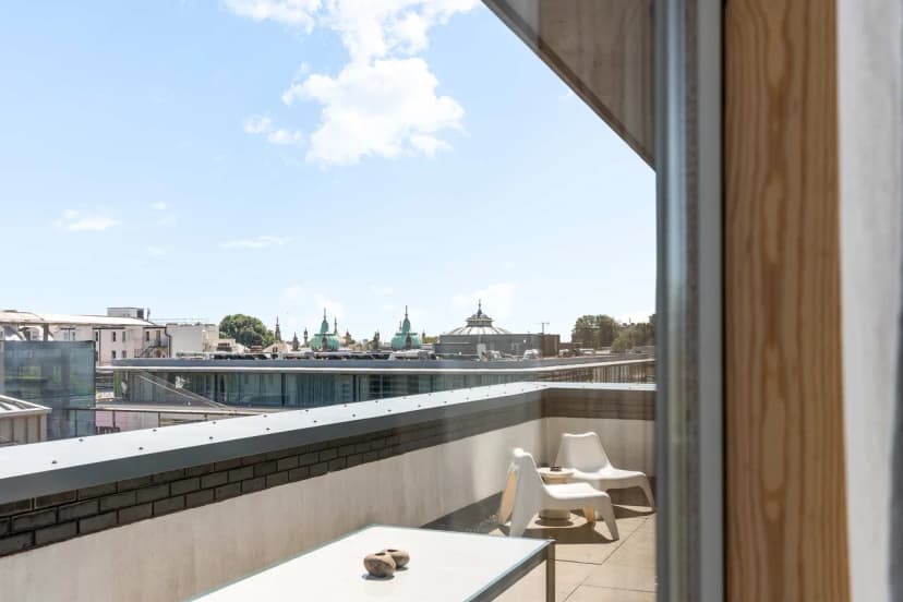 Luxury 3BR Penthouse | 2 Terraces | Free Parking