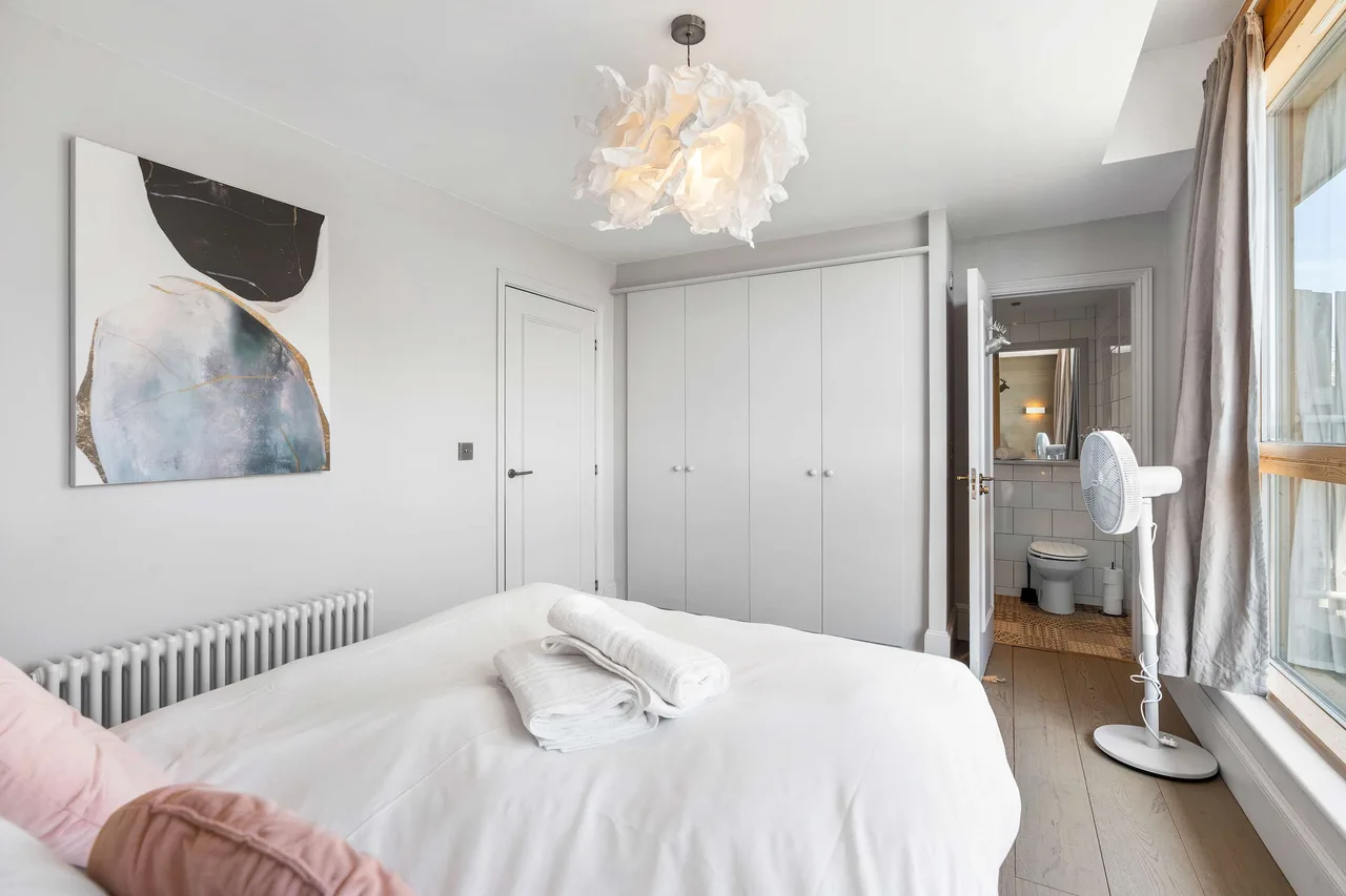 Luxury 3BR Penthouse | 2 Terraces | Free Parking photo 2