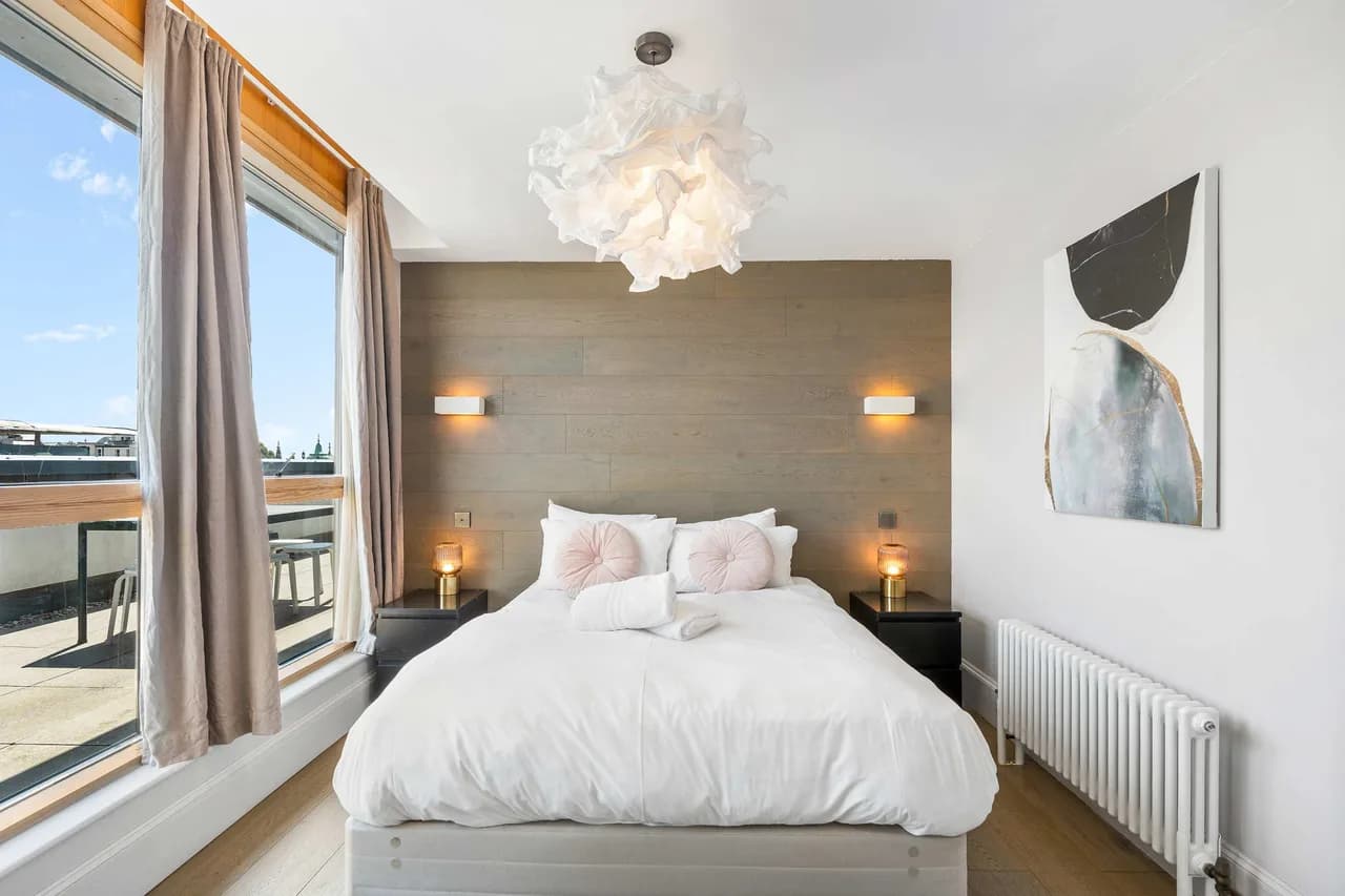 Luxury 3BR Penthouse | 2 Terraces | Free Parking photo 4
