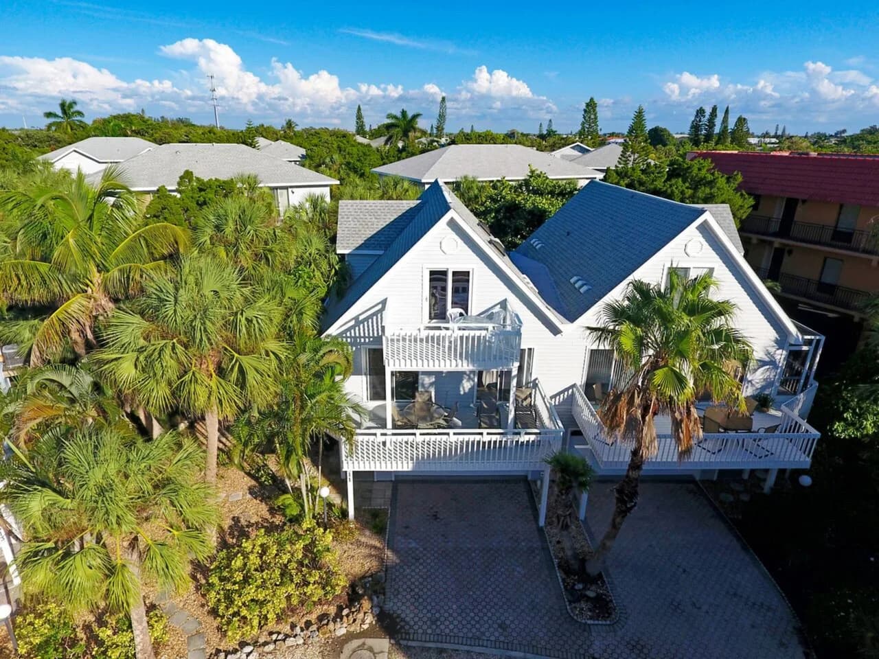 Steps to Beach, Shared Heated Pool, 4 Decks, Game Room photo 2