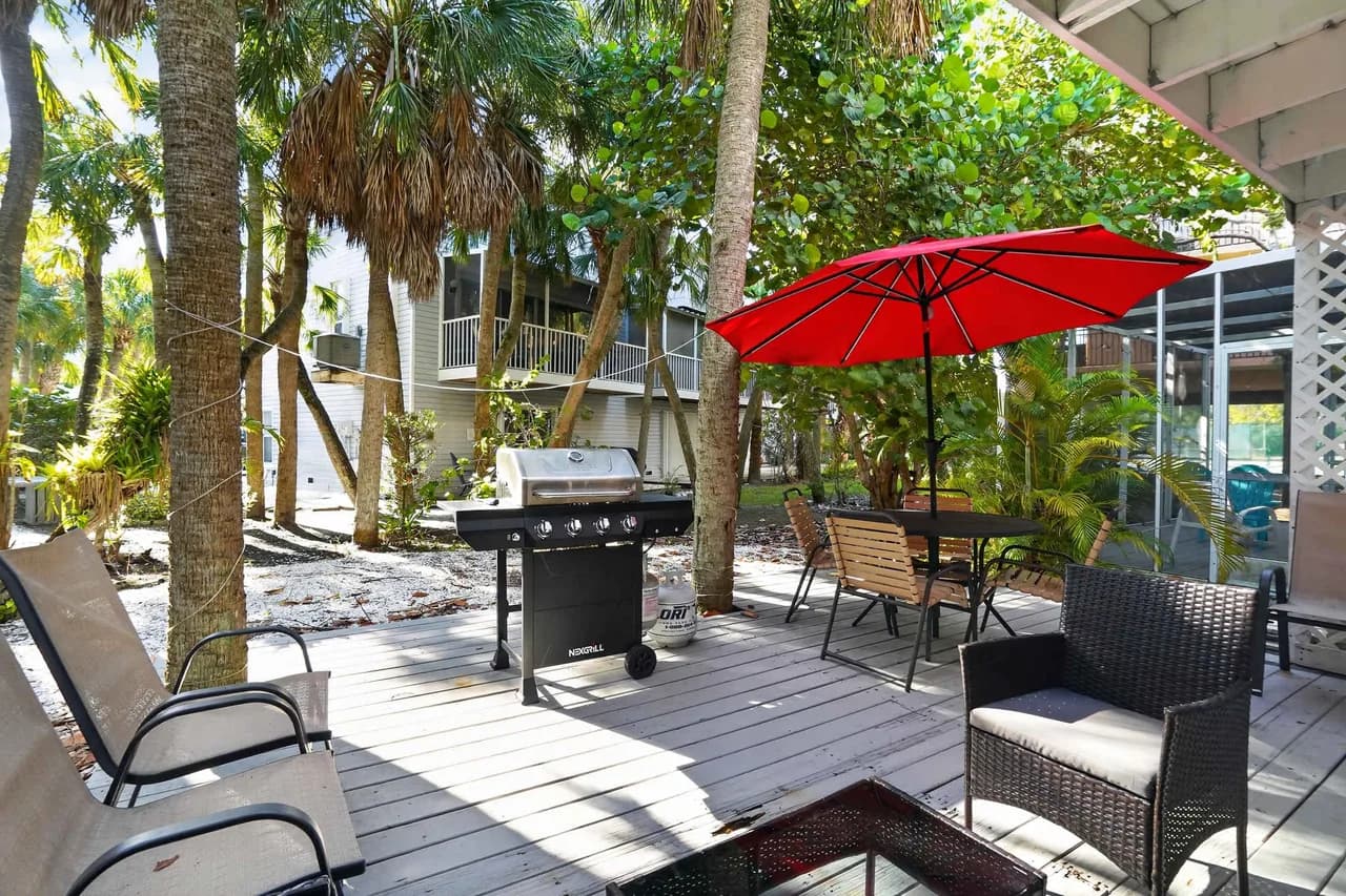 Steps to Beach, Shared Heated Pool, 4 Decks, Game Room photo 4