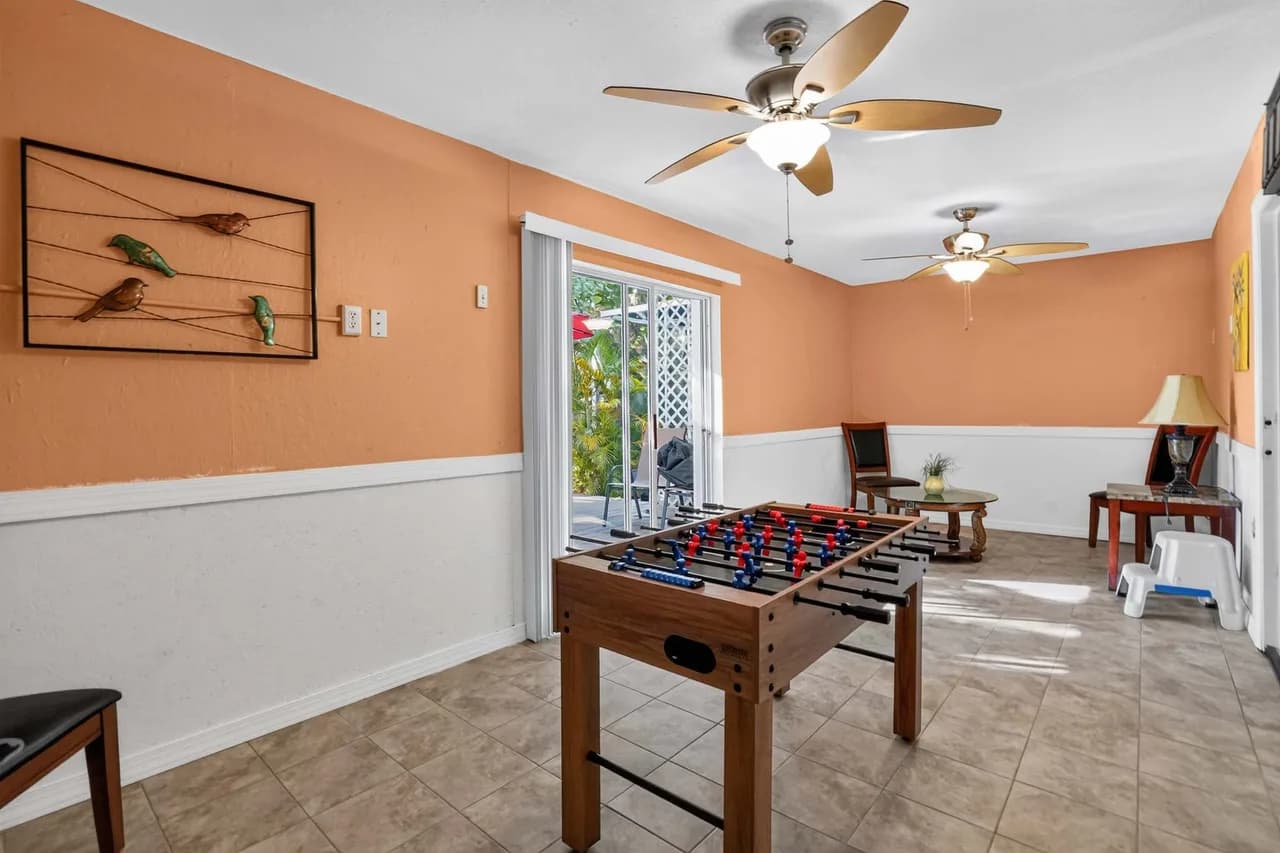 Steps to Beach, Shared Heated Pool, 4 Decks, Game Room photo 5