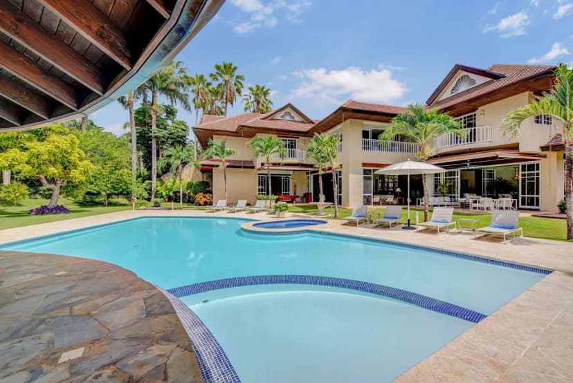 Casa Jardín: 7BR Peaceful Villa Near Minitas Beach