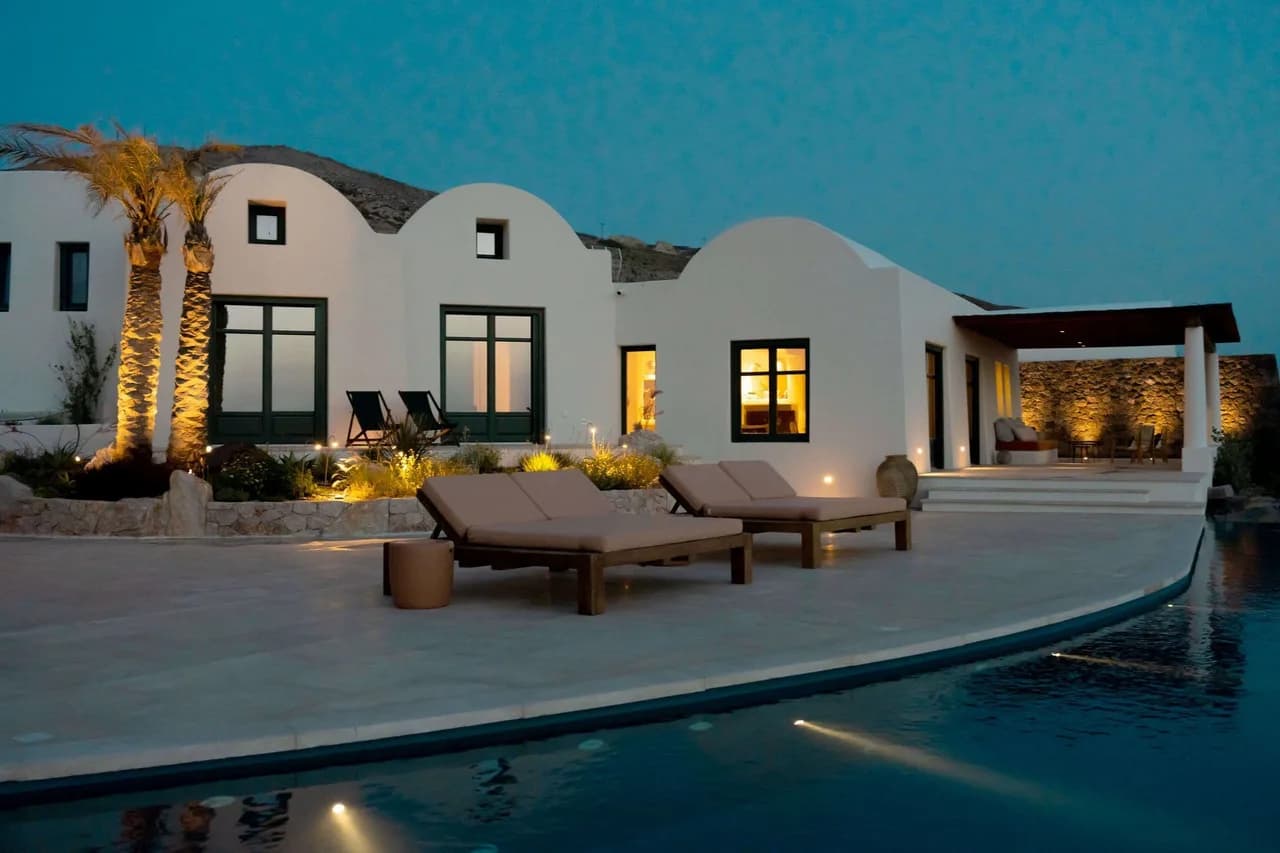 Serene Santorini Villa: Infinity Pool & Sea View photo 2