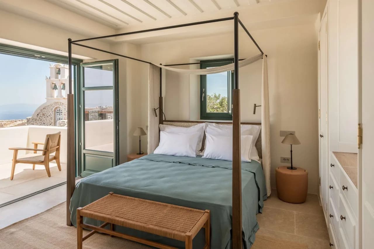 Serene Santorini Villa: Infinity Pool & Sea View photo 3