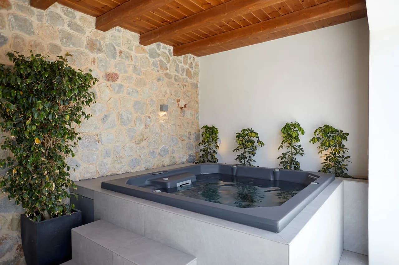 Modern Santorini Villa with Infinity Pool &Jacuzzi photo 4