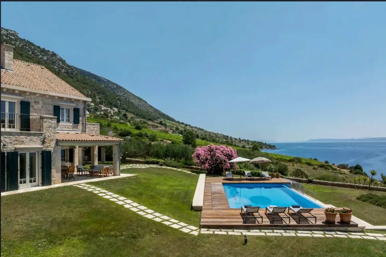 Beautiful Villa Overlooking Adriatic And Hvar