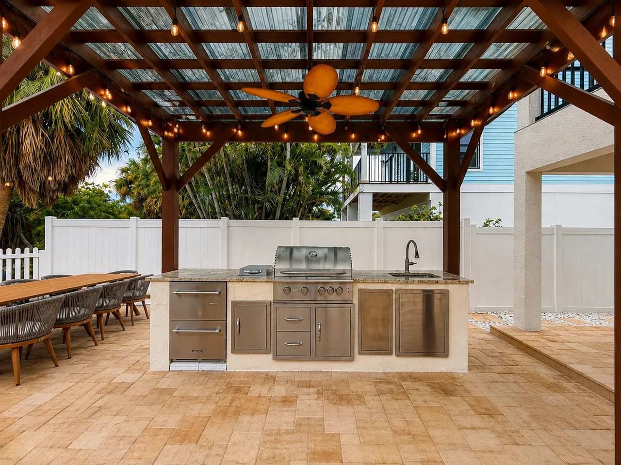 Indian Rocks Beach New Waterfront • Heated Pool & Spa • Golf Cart• E-Bikes• Kayaks • Game Room • Fire Pit • Walking Distance to the Beach photo 3