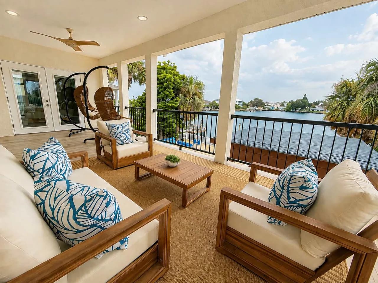 Indian Rocks Beach New Waterfront • Heated Pool & Spa • Golf Cart• E-Bikes• Kayaks • Game Room • Fire Pit • Walking Distance to the Beach photo 4
