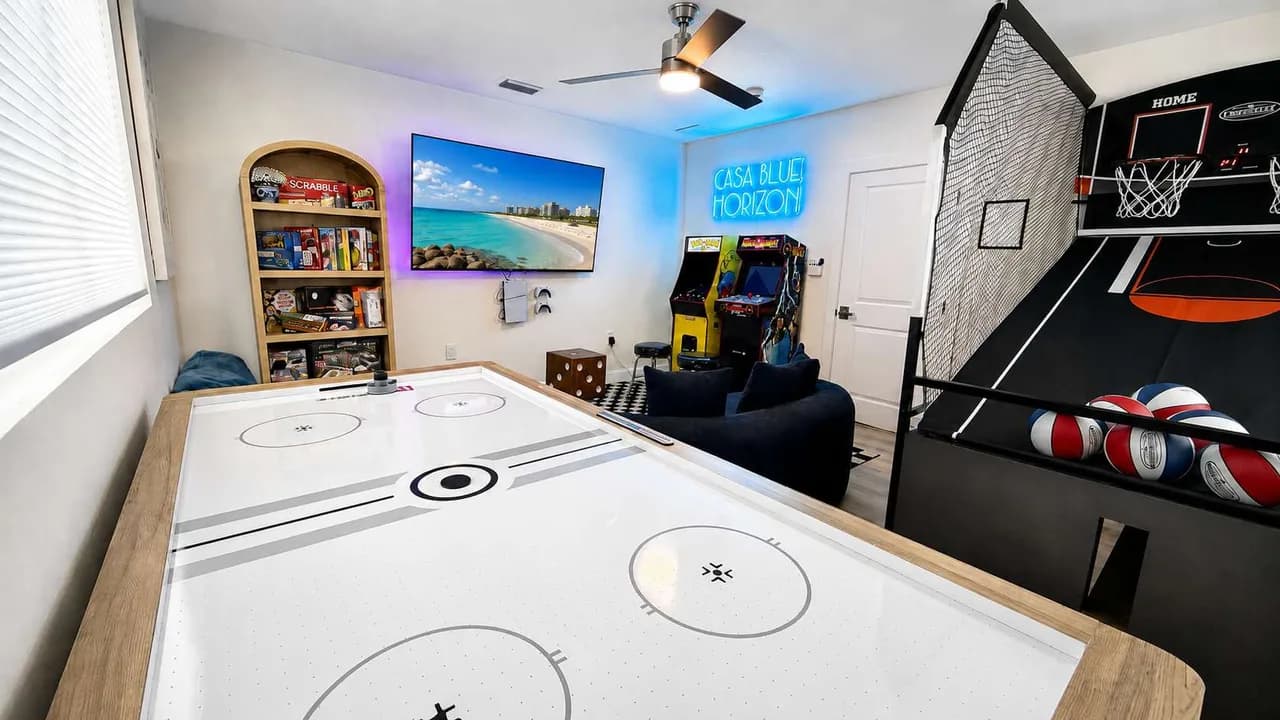 Indian Rocks Beach New Waterfront • Heated Pool & Spa • Golf Cart• E-Bikes• Kayaks • Game Room • Fire Pit • Walking Distance to the Beach photo 5