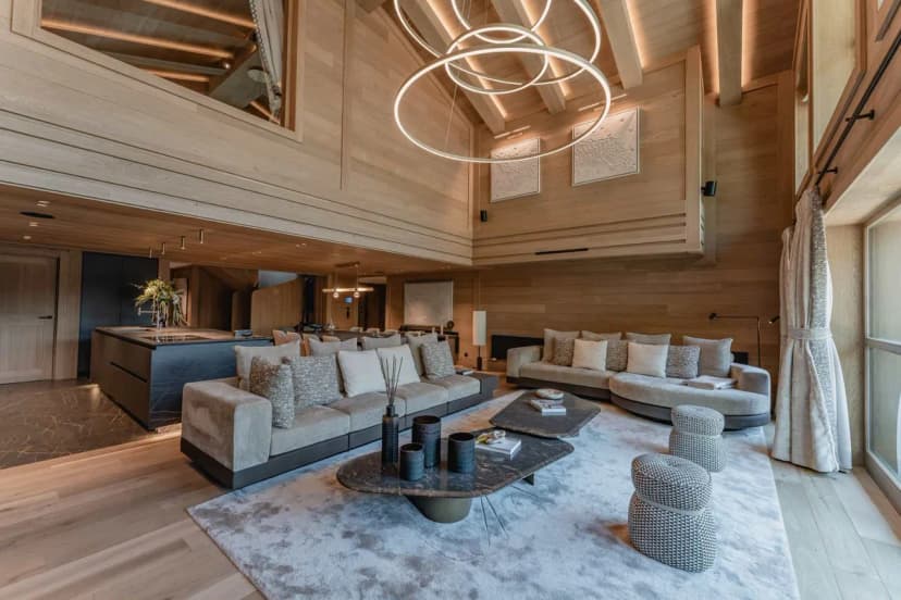Contemporary Apartment Steps From Slopes