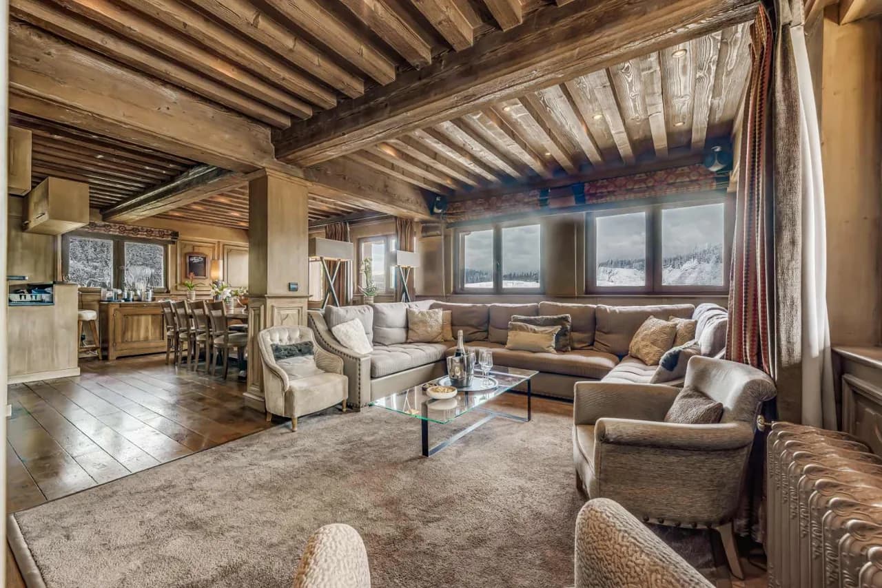 Luxury Chalet With Stunning Mountain Views photo 2