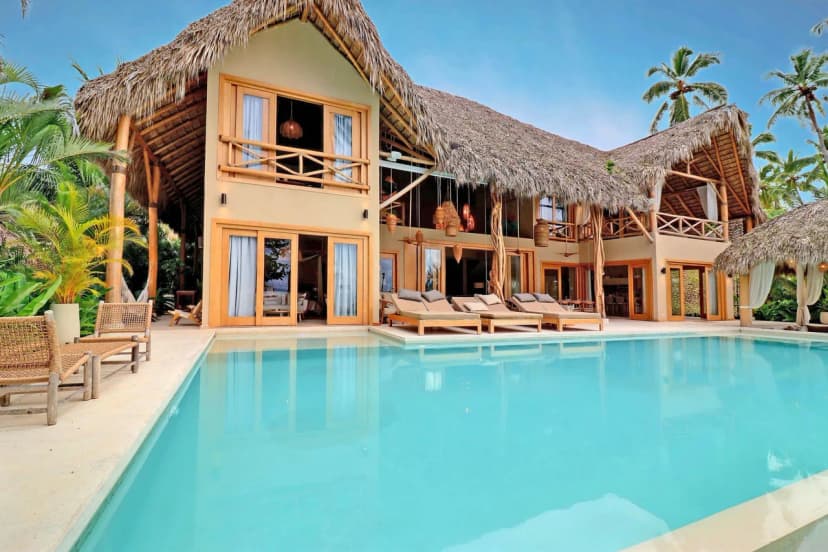 Casa Costa: 7BR Beachfront Villa Steps from Punta Bonita