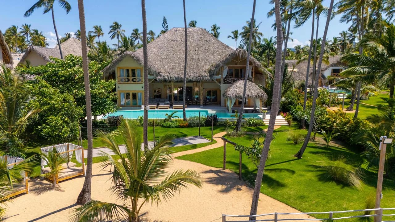 Casa Costa: 7BR Beachfront Villa Steps from Punta Bonita photo 3