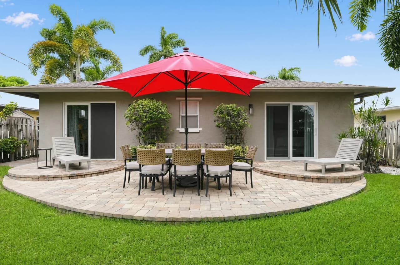 Coastal Naples Park Getaway - Garden, Grill, Beach Nearby photo 2