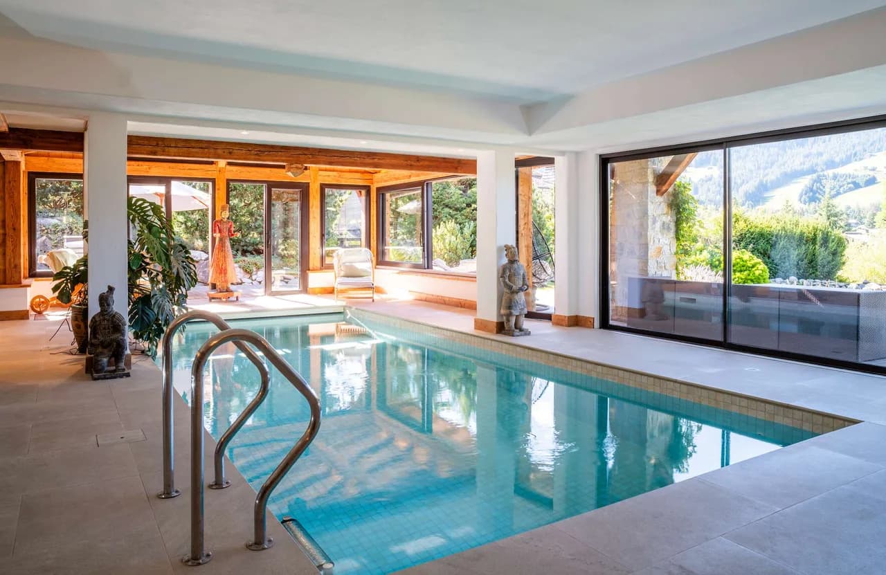 Exceptional Alpine Chalet With Panoramic Views photo 4